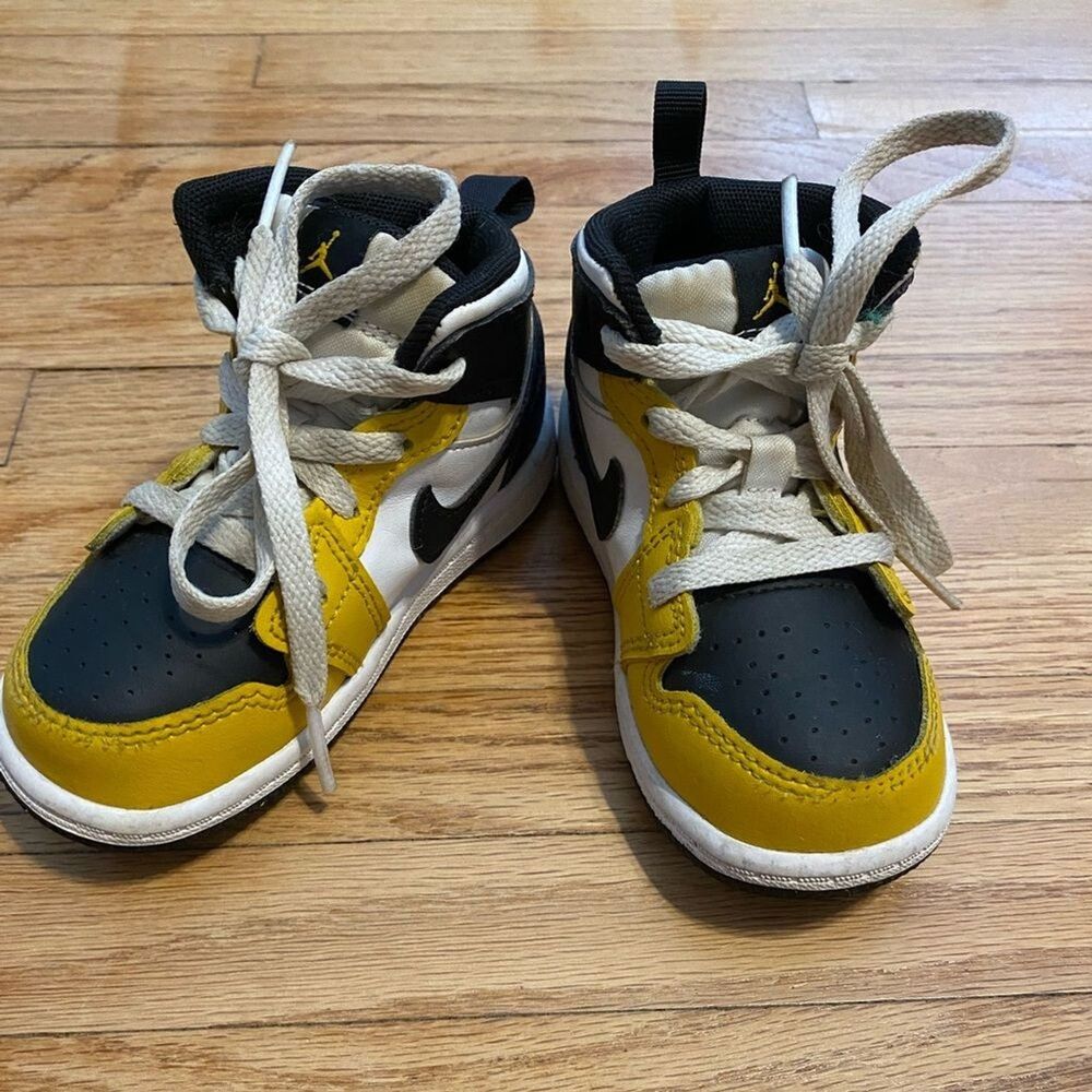 Nike Air Jordan Size 7 C Toddler Yellow and Black Sneakers